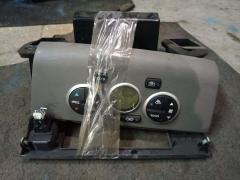 Консоль магнитофона на Nissan Tiida Latio SC11 Фото 6
