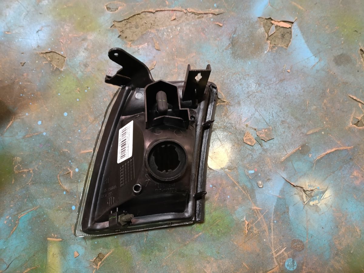 Поворотник к фаре 30-209 DEPO 30-209,TYC17-1177 на Toyota Crown GS151 Фото 4