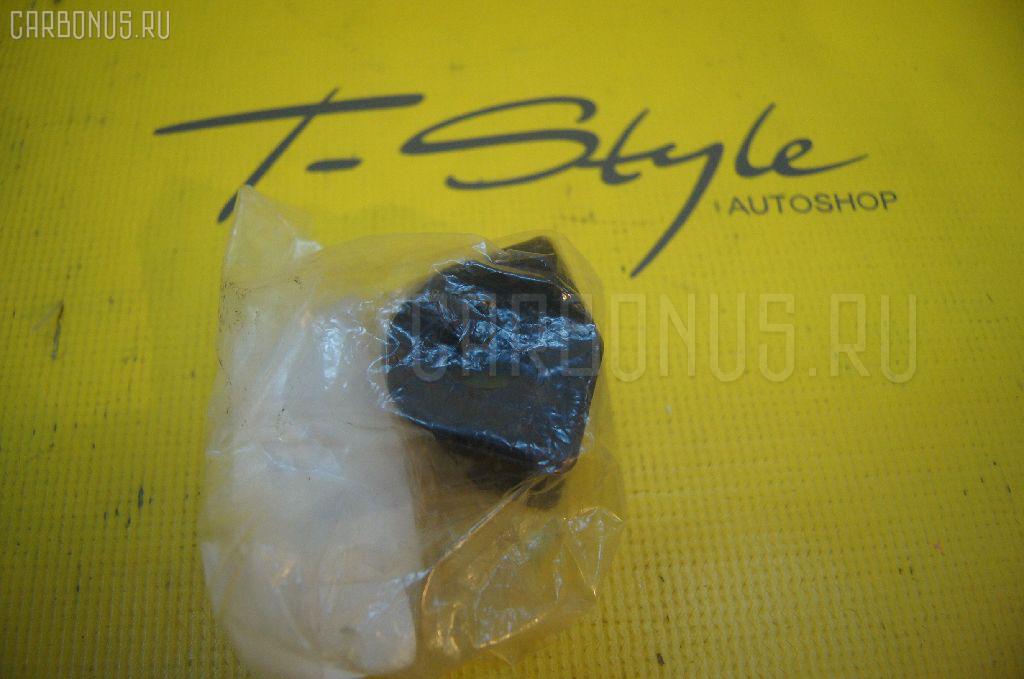 Втулка стабилизатора TOYOTA 48815-12240 на Toyota Corolla AE104 Фото 2