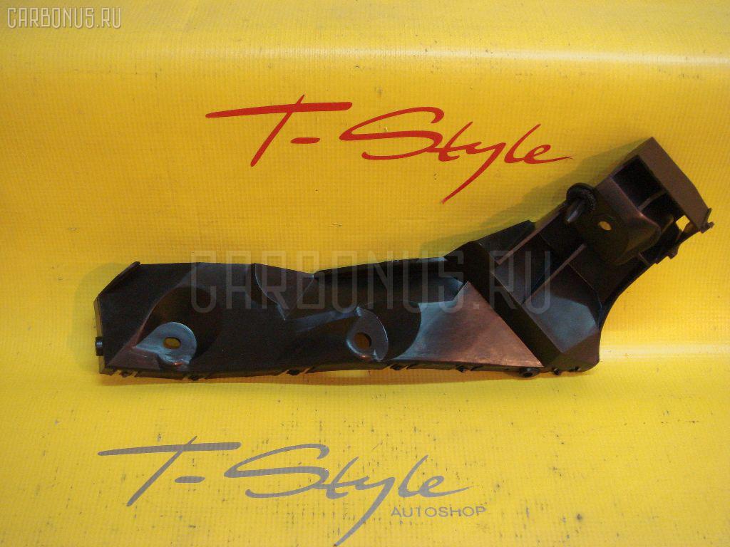 Крепление бампера TOYOTA 52156-B4010 на Toyota Rush J210E Фото 2