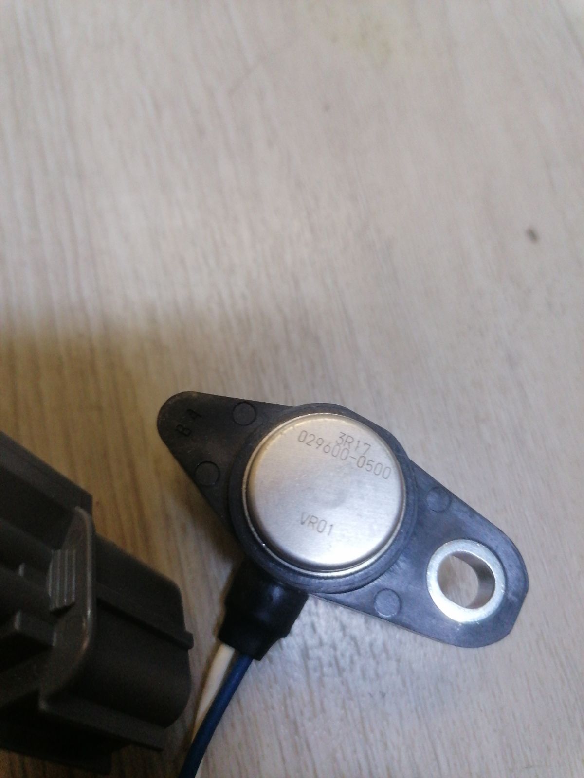 Датчик положения коленвала HONDA 37840-P0A-A01 на Honda Odyssey RA4 F23A Фото 4