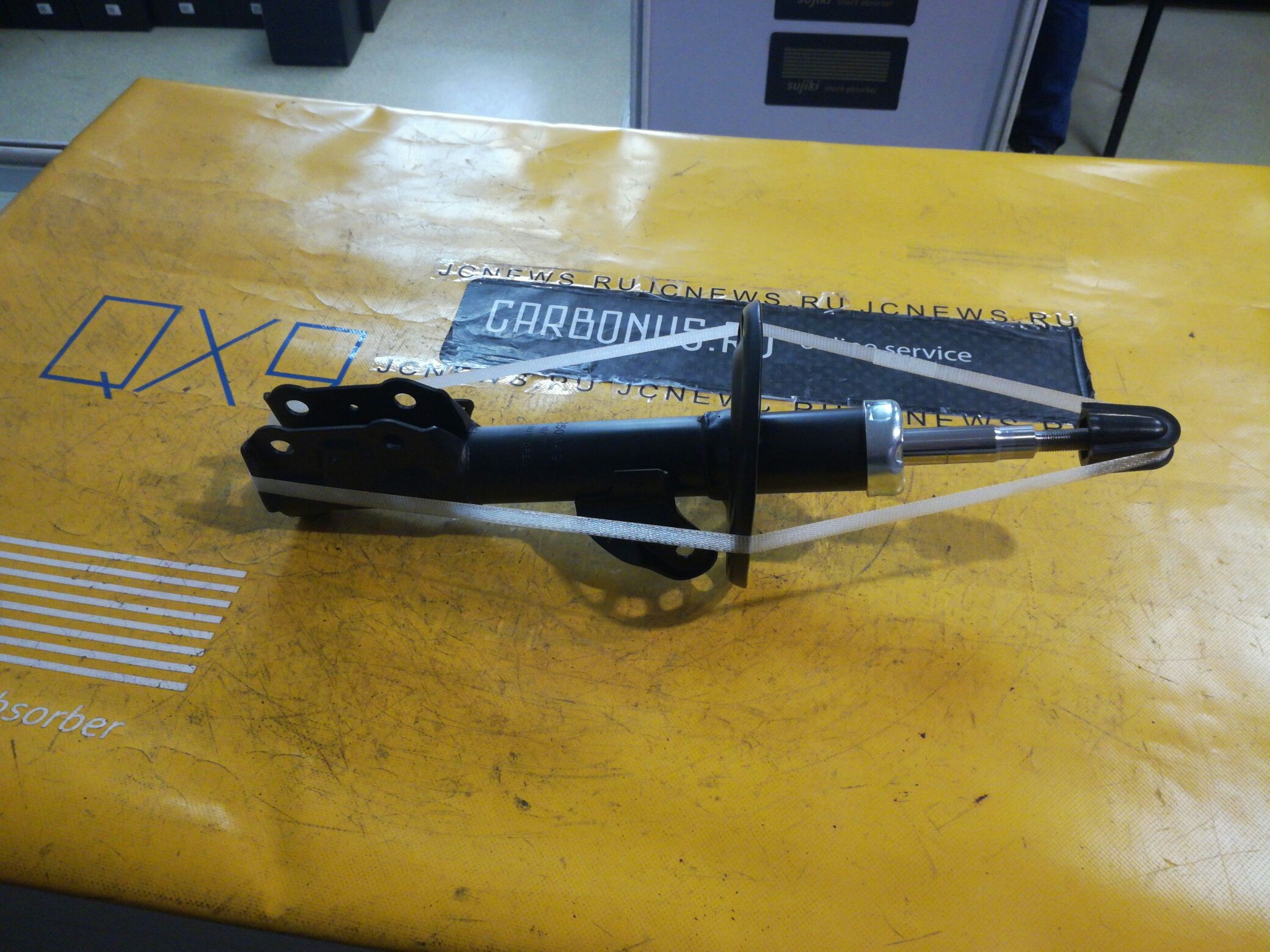 Стойка амортизатора CARFERR CR-049FR-GD1, 22-165800, 30-E79-A, 312 092, 313 586, 333331, 51601-SAA-G02, 51601-SAA-G12, 51601-SAA-J15, 51601-SAA-J25, 51601SAAE02, 51601SAAJ13, 51601SAAJ23, 51605-SAA-033, 51605-SAA-G02, 51605SAA023, 51605SAAE02, 51605SAAE13, 51605SENC02, 51605SENC020M1, B2288, CR-049-4408, SJ-049-4408, SJ-049FR-GD1, ST-049-4408, ST-049FR-GD1 на Honda Fit GD1 Фото 1