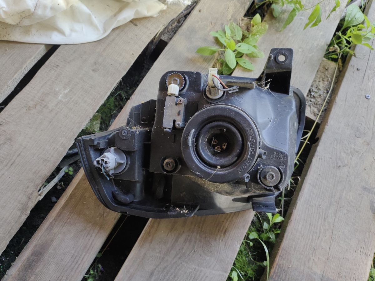 Фара R7420 R7420,35120-74G01 на Suzuki Kei HN21S Фото 3