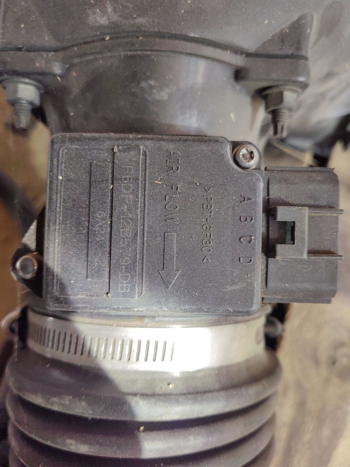 Корпус воздушного фильтра F6DZ-9600-EK на Ford Taurus 1FASP57 SI Фото 5