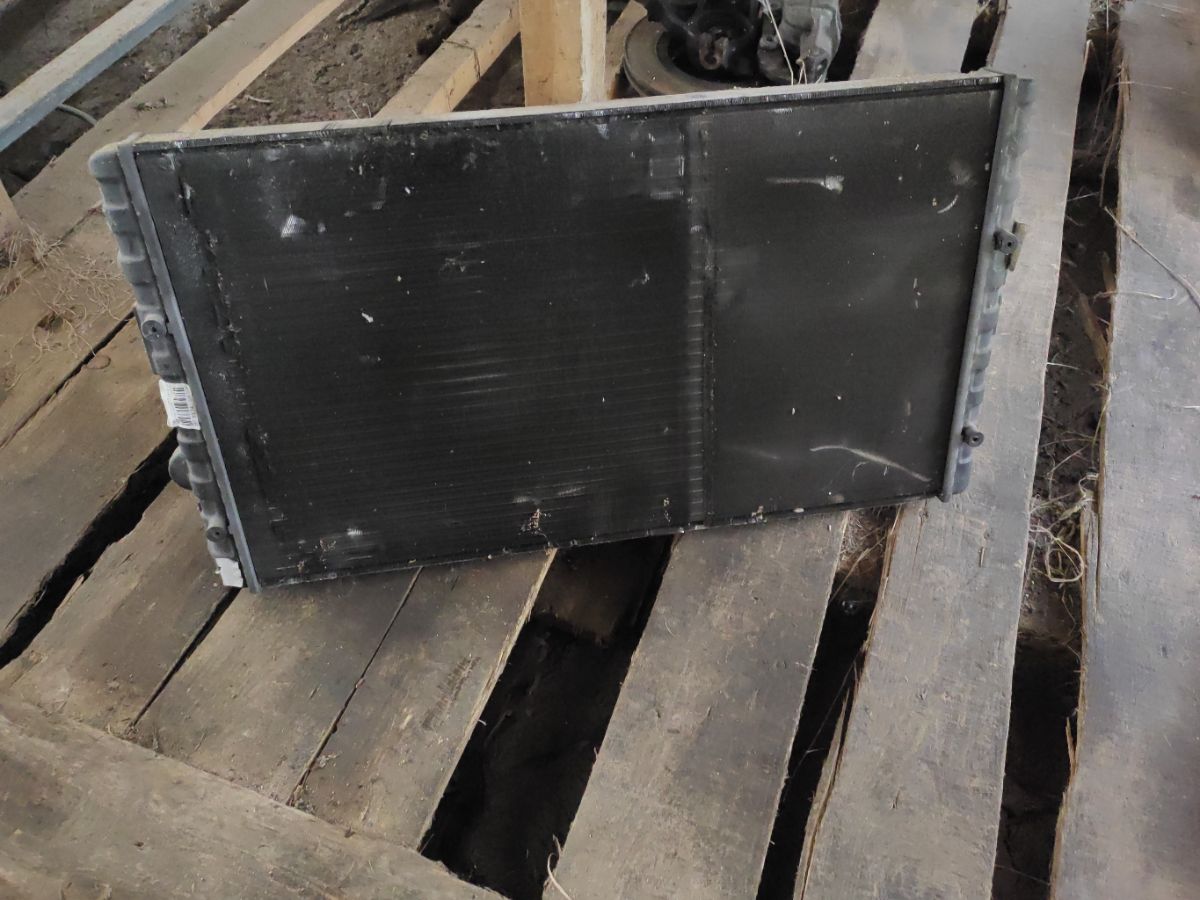 Радиатор ДВС VAG VALEO VAG,1H0121253CB, 1H0121253L, 652451, 65245A, 6K0121253AA, 6N0121201C, 6N0121253M, FX-036-1025, FX-036-1025A, TD-036-1025, TD-036-1025A на Volkswagen Polo 6N AHW Фото 4
