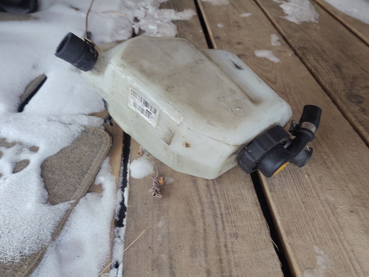 Бачок гидроусилителя A2103200114, A0004600183 на Mercedes-Benz E-Class Station Wagon S210.262 112.914 Фото 3