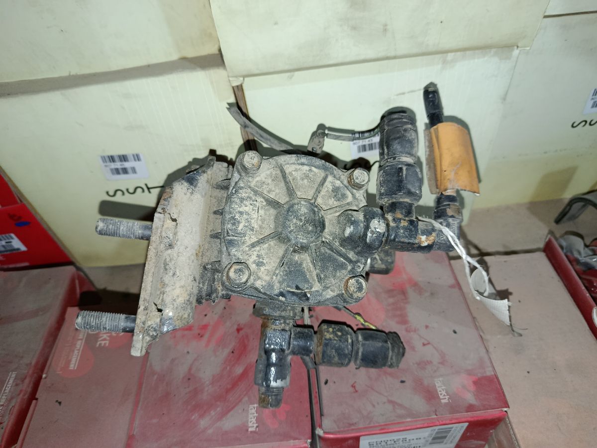 Клапан на Hino Profia FN2PWG P11C Фото 9