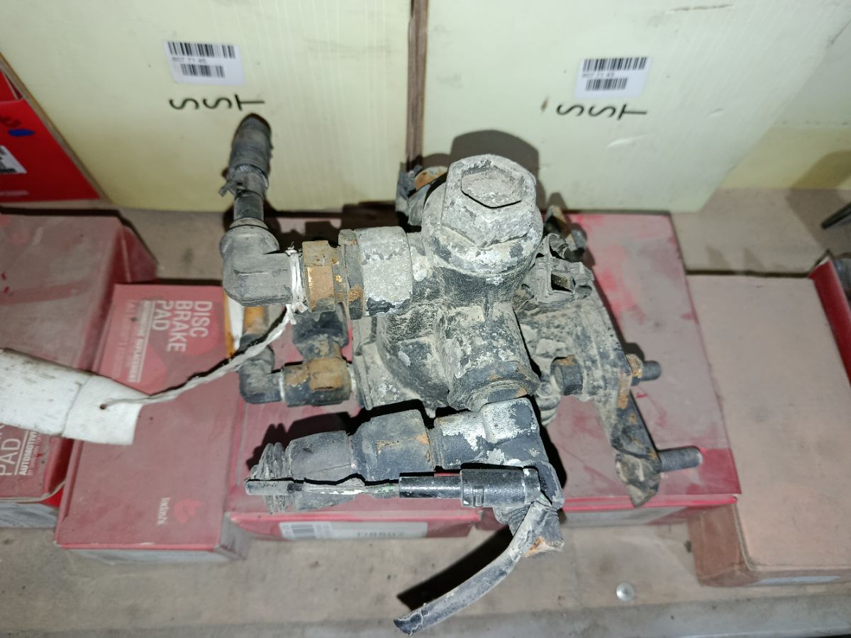 Клапан на Hino Profia FN2PWG P11C Фото 4