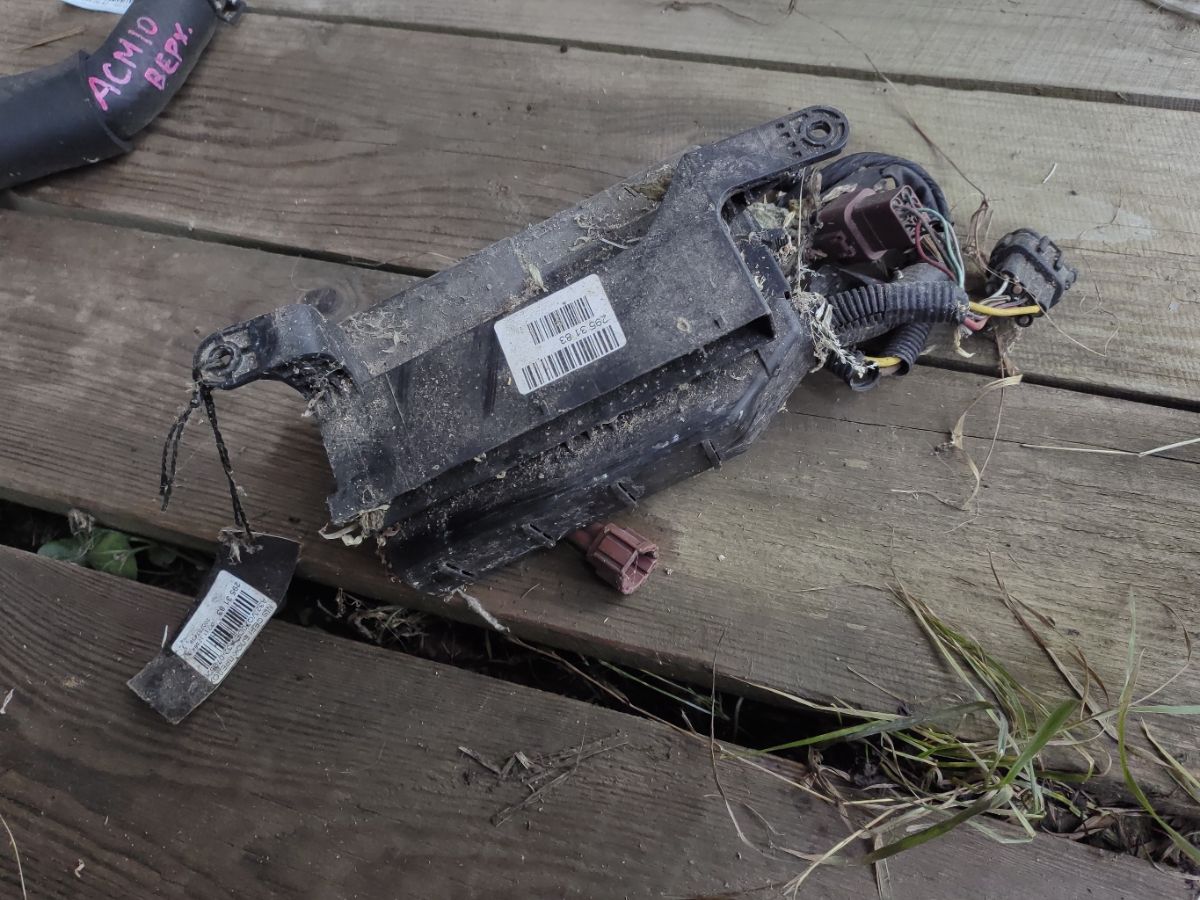 Блок предохранителей на Nissan Cefiro A32 VQ20DE Фото 3