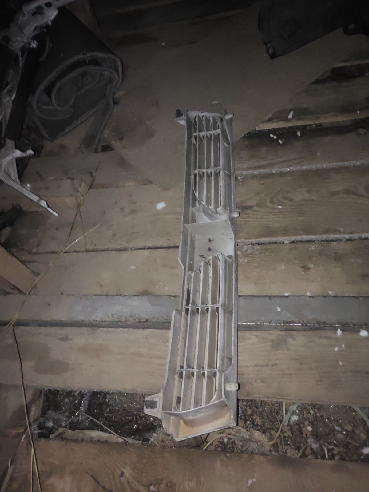 Решетка радиатора на Nissan Pulsar N14 Фото 3