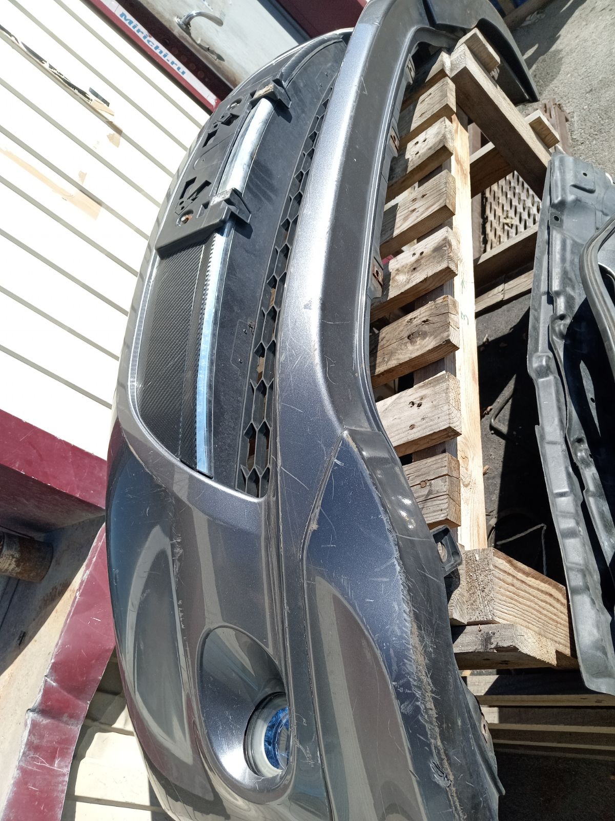 Бампер 62022-3NA0H на Nissan Leaf AZE0 Фото 17