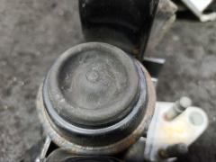 Подушка двигателя на Toyota Voltz ZZE136 1ZZ-FE Фото 15