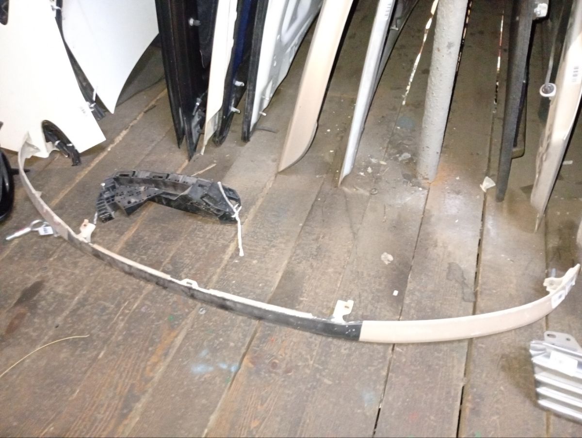 Планка под фару 53903-52900 на Toyota Probox NCP51V Фото 2