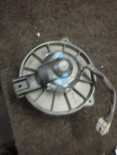 Мотор печки 87103-17010, 87103-42010 на Toyota Raum EXZ10 Фото 5