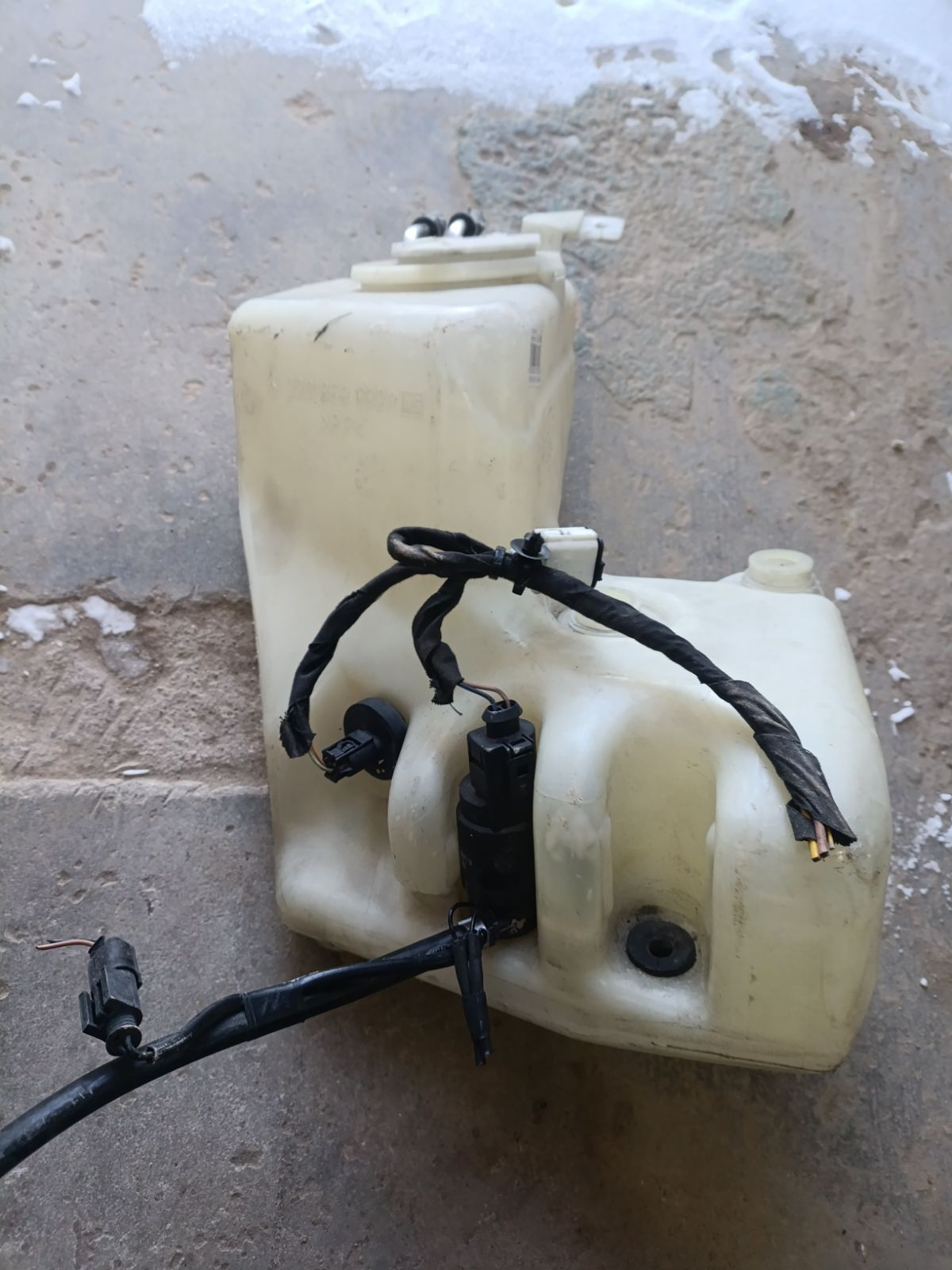 Бачок омывателя A2208690020 на Mercedes-Benz S-Class W220.065 Фото 3