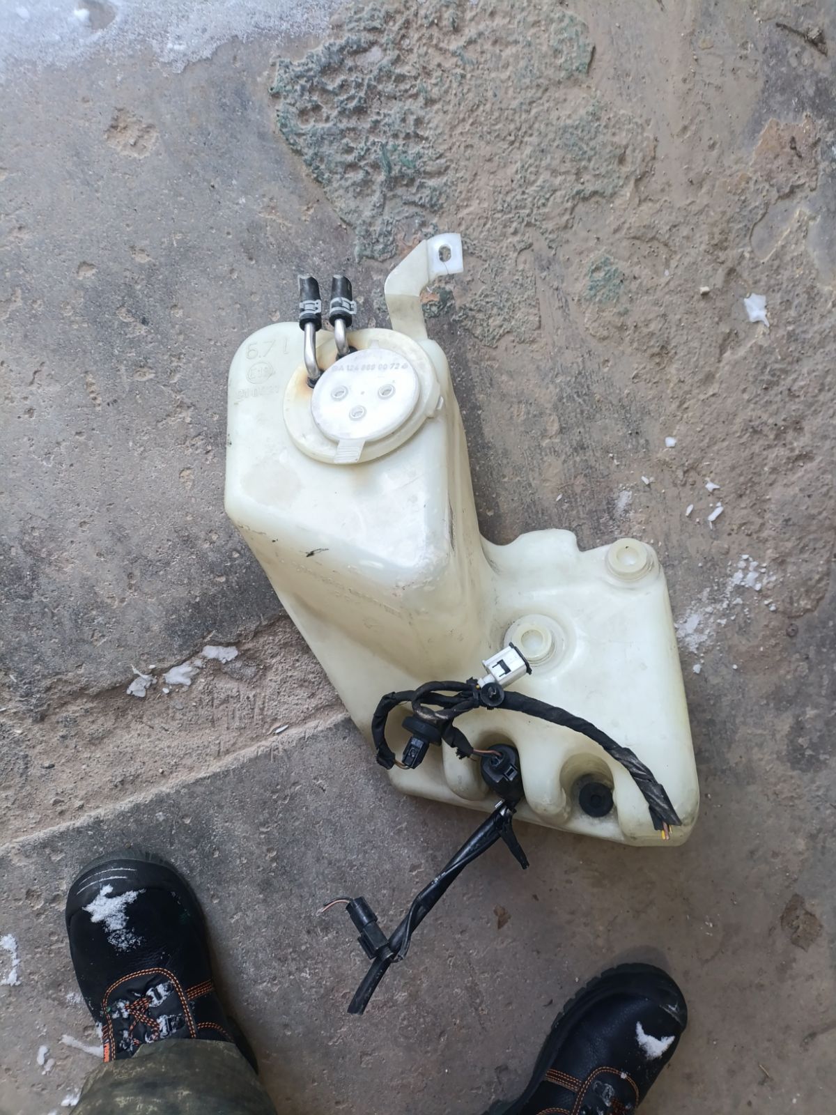 Бачок омывателя A2208690020 на Mercedes-Benz S-Class W220.065 Фото 4