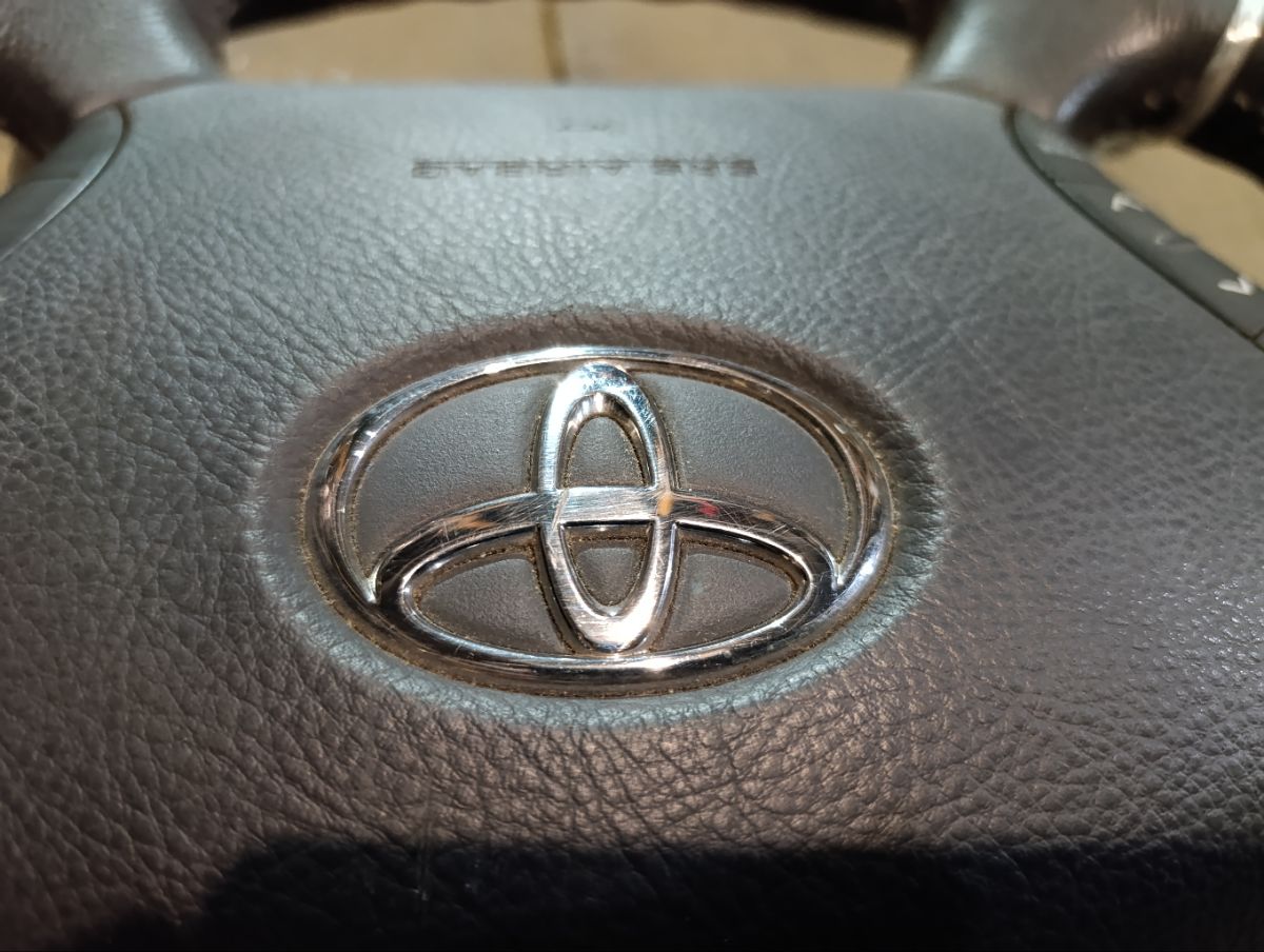 Руль на Toyota Alphard ANH10W Фото 10