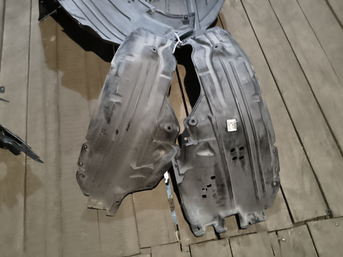 Подкрылок на Nissan Fuga PY50 VQ35DE Фото 10