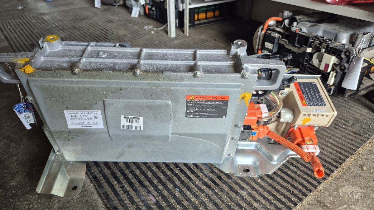 Блок упр-я 296A0-3NA3A на Nissan Leaf ZE0 Фото 8