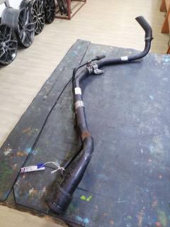 Заливная горловина топливного бака на Toyota Noah ZRR70G 3ZR-FE Фото 3