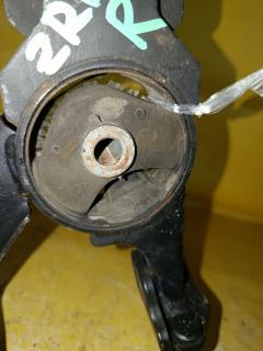 Подушка двигателя на Toyota Voxy ZRR70G 3ZR-FAE Фото 2