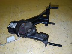 Подушка двигателя на Toyota Voxy ZRR70G 3ZR-FAE Фото 3