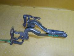 Крепление капота на Toyota Vitz NCP91