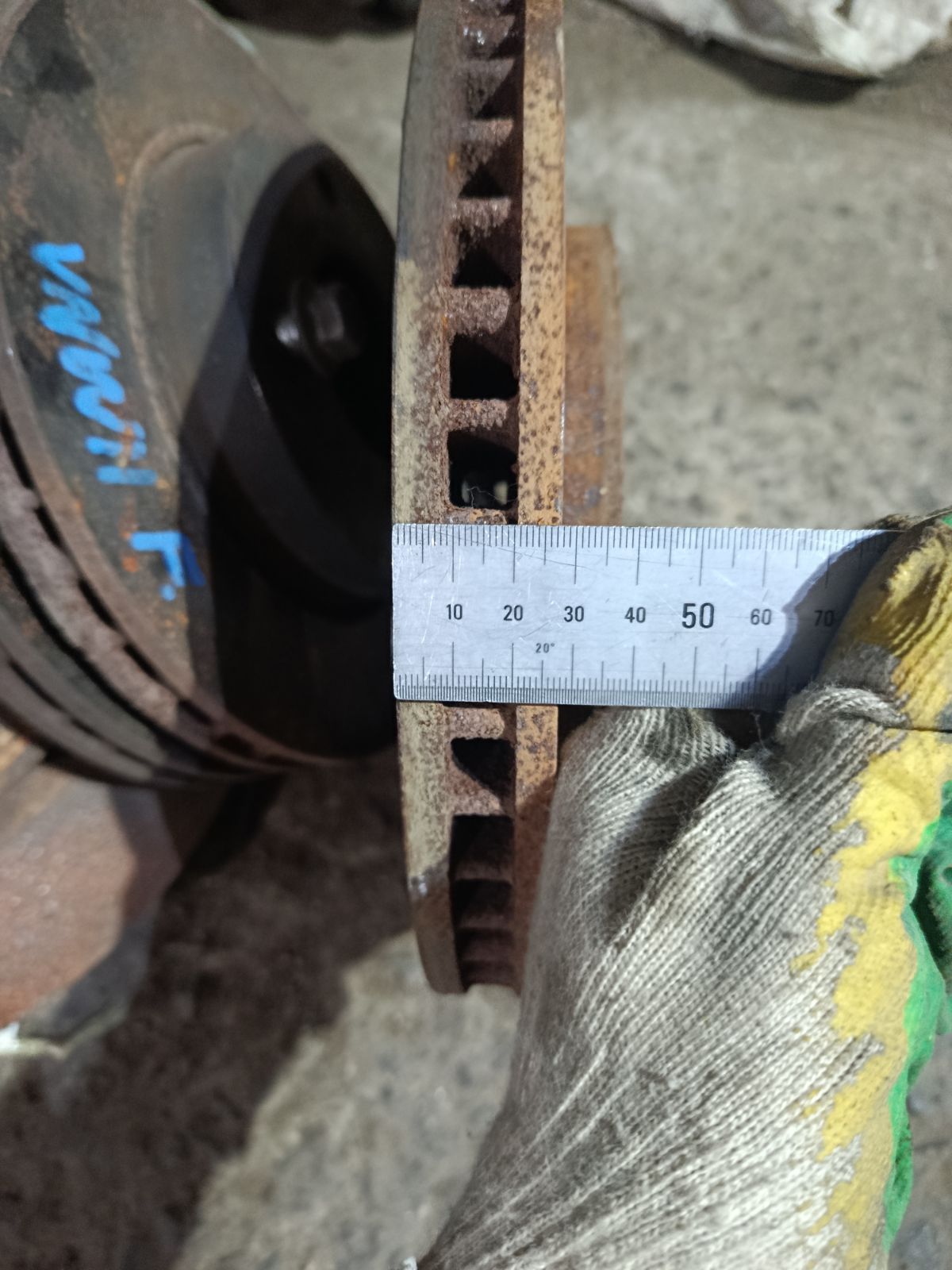 Тормозной диск 40206-CY00A на Nissan Serena C26 MR20DD Фото 6