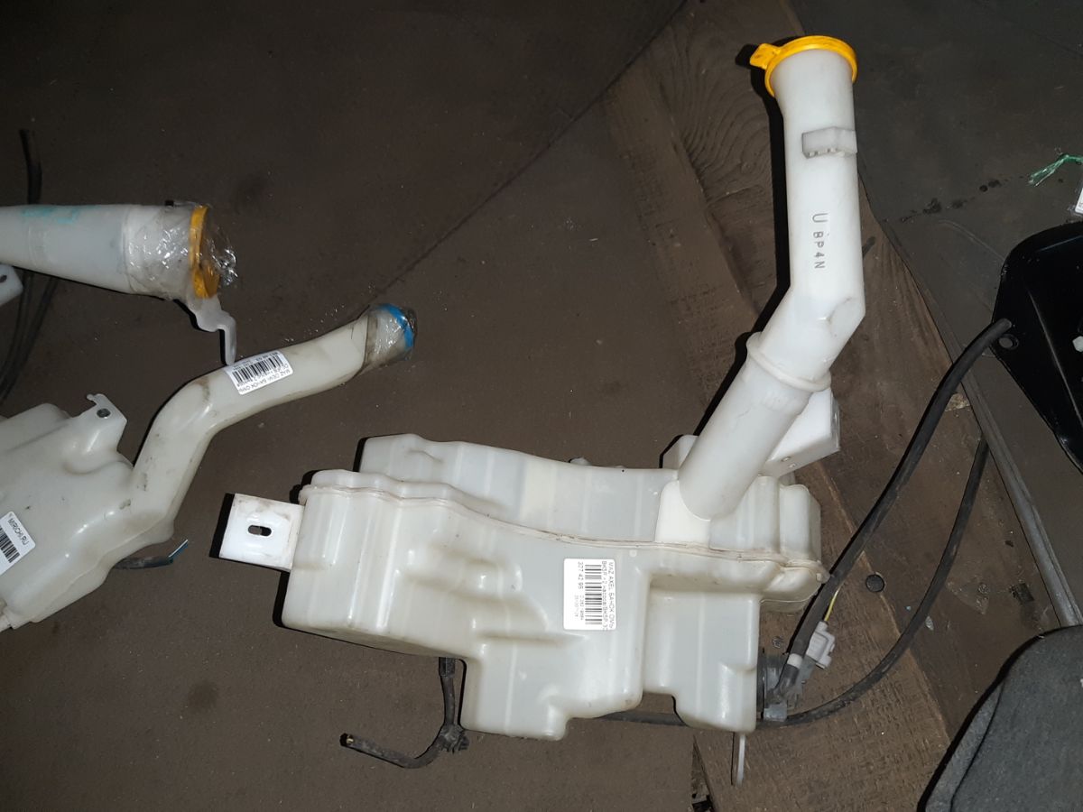 Бачок омывателя на Mazda Axela BK5P Фото 5