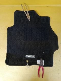 Коврик на Mazda Axela BK5P Фото 2