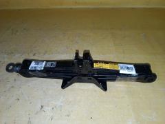 Домкрат на Toyota