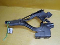 Крепление капота на Nissan Note E12