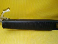 Обшивка багажника 58387-52020 на Toyota Vitz SCP10 Фото 3