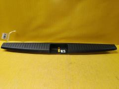 Обшивка багажника 58387-52020 на Toyota Vitz SCP10 Фото 5