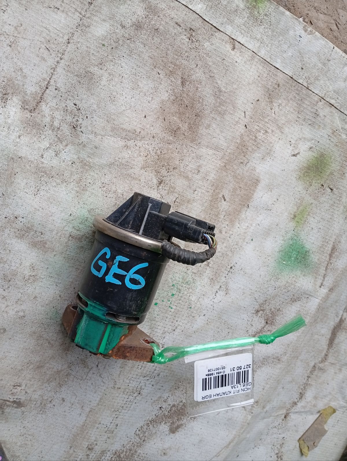 Клапан egr 18011-RB0-000 на Honda Fit GE6 L13A Фото 3