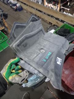 Подкрылок 65638-B1010, 65637-B1010 на Toyota Passo QNC10 K3-VE Фото 4