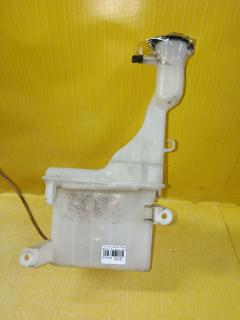 Бачок омывателя на Toyota Vitz SCP13