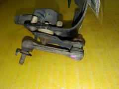 Датчик регулировки наклона фар на Honda Stepwgn RK5 Фото 3