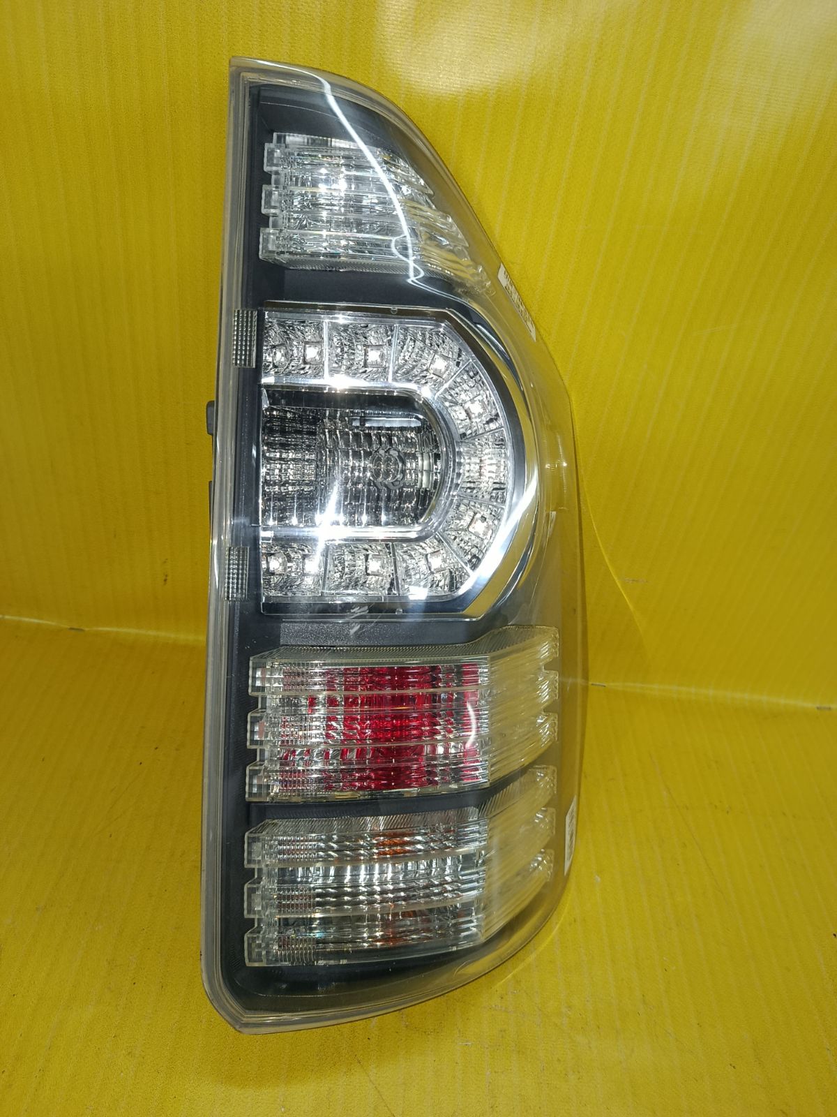 Стоп 28-220 28-220 на Toyota Voxy ZRR70G Фото 1
