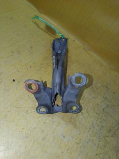 Крепление капота 53410-52010, 53420-52010 на Toyota Vitz SCP10 Фото 2