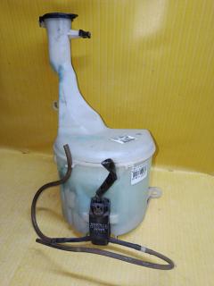 Бачок омывателя на Toyota Vitz SCP10