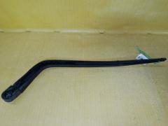 Держатель дворника 85241-52010 на Toyota Vitz SCP10 Фото 2