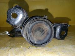 Подушка двигателя 12305-28120 на Toyota Isis ANM10G 1AZ-FSE Фото 2