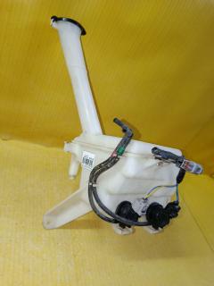Бачок омывателя на Toyota Succeed NCP160V Фото 3
