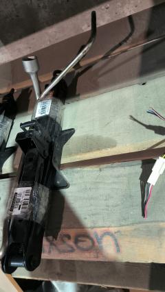 Домкрат на Toyota Succeed NCP160V Фото 3