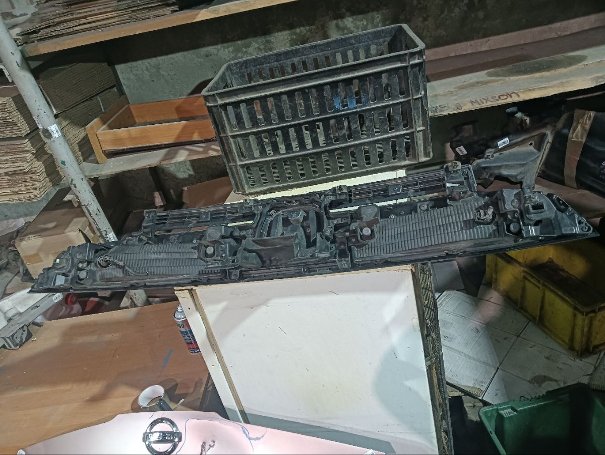 Решетка радиатора на Honda Stepwgn RK5 Фото 13