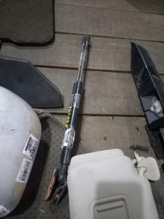 Амортизатор двери на Toyota Corolla Fielder NZE141G Фото 3