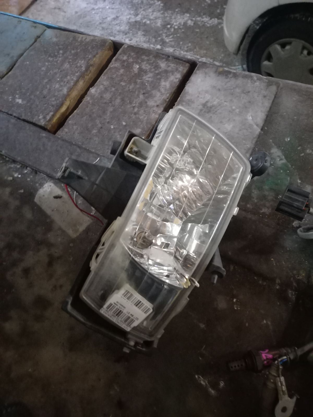 Туманка бамперная 12-495 12-495 на Toyota Corolla Fielder NZE121G Фото 5