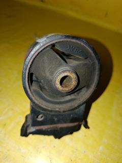 Подушка двигателя на Toyota Vitz SCP10 1SZ-FE Фото 6
