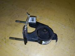 Подушка двигателя на Toyota Vitz SCP10 1SZ-FE Фото 3